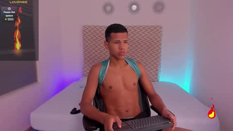 Snapshot of kingstark_ chatting on 10-18-25, 11:33 sebastian online show from 10-18-25, 11:33