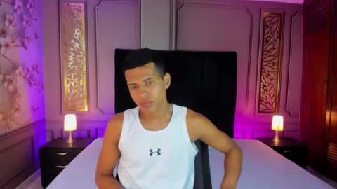 Snapshot of kingstark_ chatting on 10-23-25, 11:20 sebastian online show from 10-23-25, 11:20