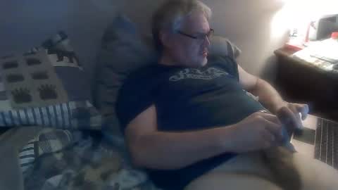 kingtongue10 online show from 01-08-25, 12:47