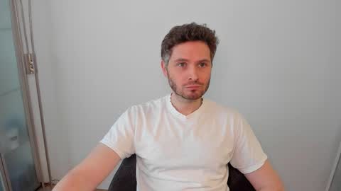 Snapshot of kinksubbydubby chatting on 03-15-26, 03:29 kinksubbydubby online show from 03-15-26, 03:29