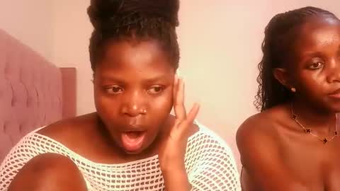 Lola online show from 02-21-26, 11:00