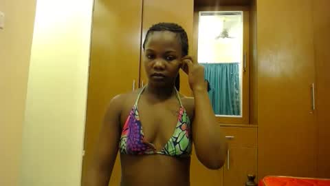 Snapshot of kinky_pixie chatting on 09-26-25, 08:02 Pixie online show from 09-26-25, 08:02