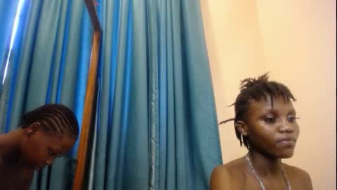 Snapshot of kinky_pixie chatting on 10-15-25, 08:25 Pixie online show from 10-15-25, 08:25