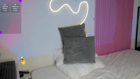 Snapshot of kinky_yeyns chatting on 10-28-25, 11:51 kinky yeyns online show from 10-28-25, 11:51