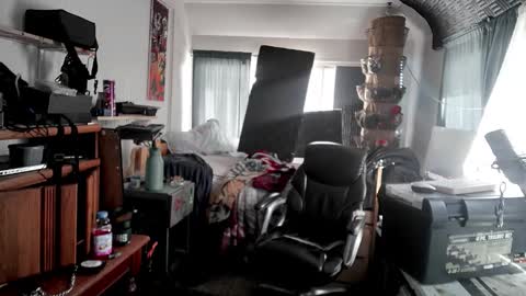 Snapshot of kinkybiguy14 chatting on 10-12-25, 03:11 Kinky Cassie online show from 10-12-25, 03:11