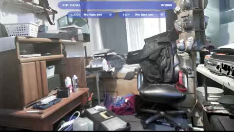 Snapshot of kinkybiguy14 chatting on 11-20-25, 01:00 Kinky Cassie online show from 11-20-25, 01:00