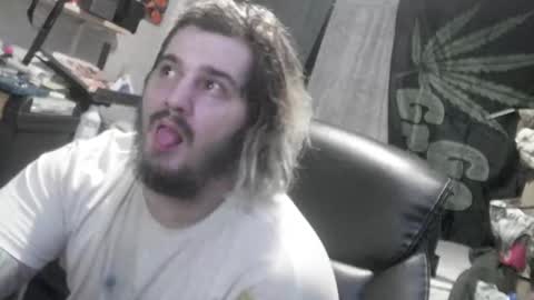 Snapshot of kinkybiguy14 chatting on 01-09-26, 08:06 Kinky Cassie online show from 01-09-26, 08:06