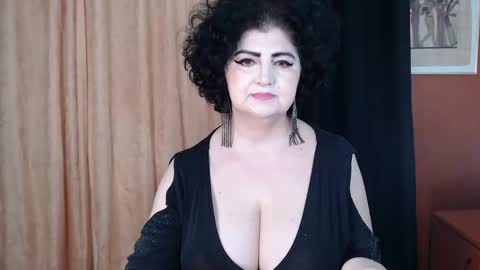Snapshot of kinkyblacky chatting on 04-17-26, 04:26 MistressBlacky online show from 04-17-26, 04:26