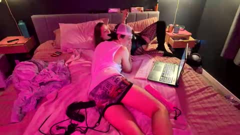 Snapshot of kinkyblinders chatting on 10-18-25, 10:38 Kinkyblinders online show from 10-18-25, 10:38