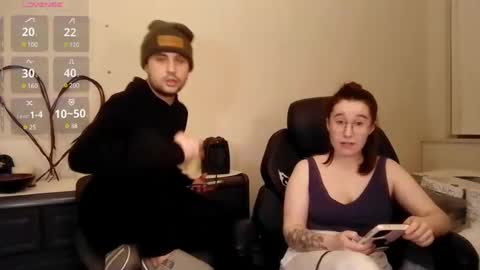 Maysie and Hunter online show from 12-27-24, 03:42