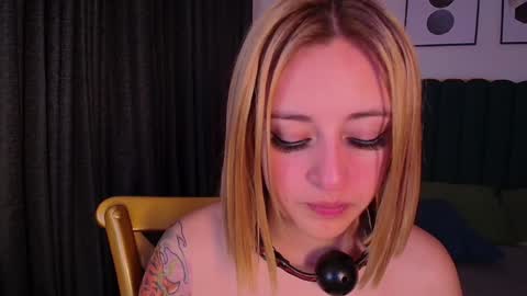  Sara  online show from 12-15-24, 09:31