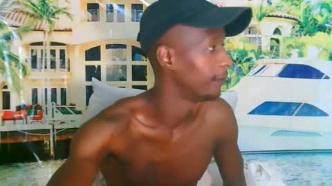 Snapshot of kinkyebonyguy chatting on 10-17-25, 08:39 BigD online show from 10-17-25, 08:39