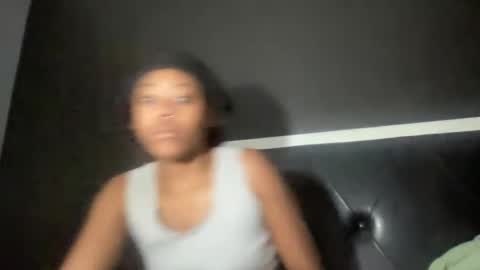 Snapshot of kinkykittee chatting on 02-01-25, 12:07 Bunniii online show from 02-01-25, 12:07