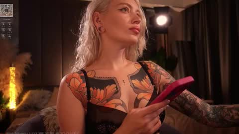 kinkylina_ online show from 10-11-25, 11:42