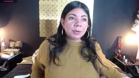 Snapshot of kinkyy_mom chatting on 03-18-26, 04:54 kinkyy_mom online show from 03-18-26, 04:54