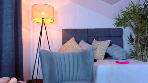 Snapshot of kinkyzoe20 chatting on 11-03-25, 07:48 kinkyzoe20 online show from 11-03-25, 07:48