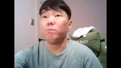 Snapshot of kioto795 chatting on 01-18-26, 05:22 kioto795 online show from 01-18-26, 05:22