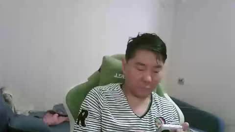 Snapshot of kioto795 chatting on 02-25-26, 03:27 kioto795 online show from 02-25-26, 03:27
