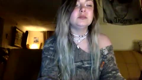 Snapshot of kipsy420 chatting on 10-16-25, 01:28 Kipsy Rose online show from 10-16-25, 01:28