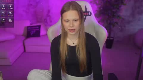 Snapshot of kira0541 chatting on 07-12-26, 03:14 Sweet girls online show from 07-12-26, 03:14