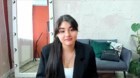 kira_foxy999 online show from 10-15-25, 09:42