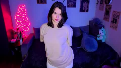 Snapshot of kira_kick chatting on 10-20-25, 07:03 Kira VanKick online show from 10-20-25, 07:03