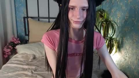 Snapshot of kira_long chatting on 03-05-26, 01:07 MADI online show from 03-05-26, 01:07