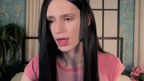 Snapshot of kira_long chatting on 03-06-26, 05:37 MADI online show from 03-06-26, 05:37