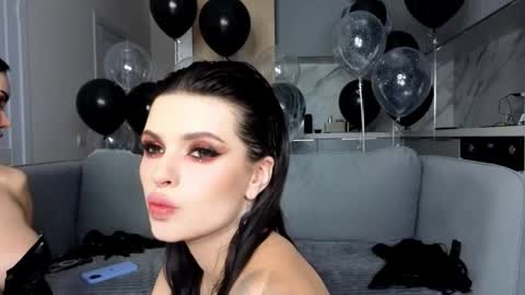 Kira and friends online show from 11-02-25, 03:42