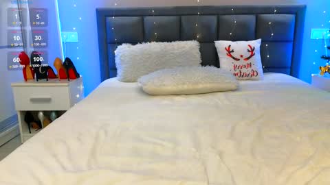Snapshot of kira_sexxx chatting on 12-30-24, 05:04 Kira online show from 12-30-24, 05:04