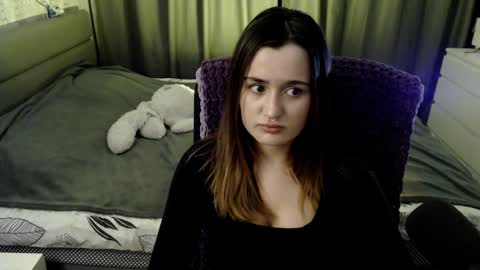 Snapshot of kira_yammy chatting on 12-20-24, 01:36 Kira  follow me  online show from 12-20-24, 01:36