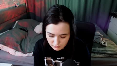 Snapshot of kira_yammy chatting on 01-01-25, 03:56 Kira  follow me  online show from 01-01-25, 03:56