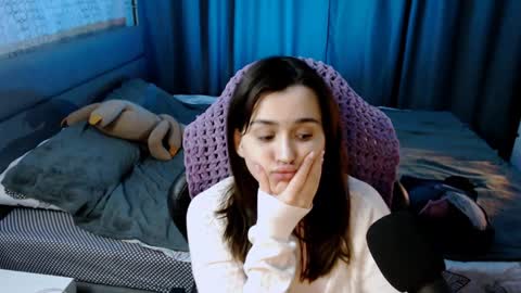 Snapshot of kira_yammy chatting on 02-06-25, 03:48 Kira  follow me  online show from 02-06-25, 03:48