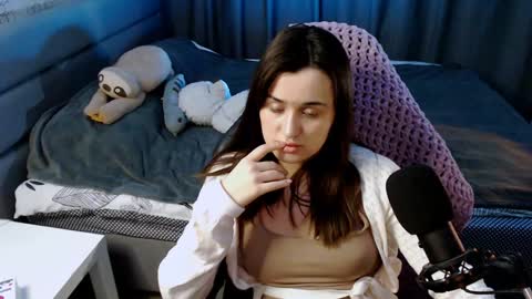 Snapshot of kira_yammy chatting on 02-06-25, 05:19 Kira  follow me  online show from 02-06-25, 05:19