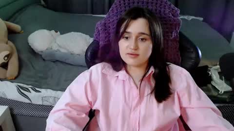 Snapshot of kira_yammy chatting on 02-14-25, 04:47 Kira  follow me  online show from 02-14-25, 04:47