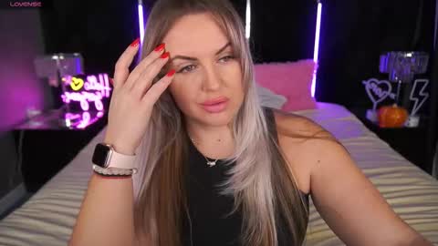 Kira online show from 11-17-25, 08:58