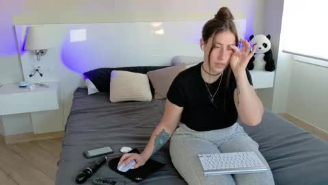 Kira online show from 03-23-26, 08:07