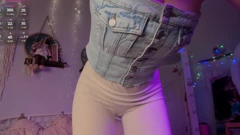 Snapshot of kiralotus chatting on 05-10-26, 05:45 little vampire online show from 05-10-26, 05:45