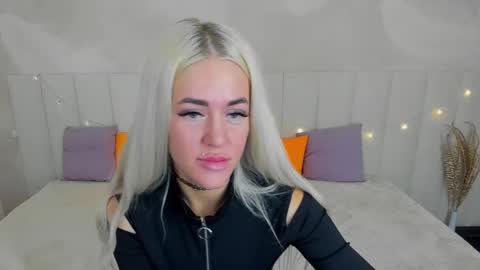 Kira online show from 03-03-25, 02:36