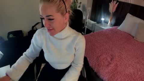 Kira online show from 10-14-25, 01:50