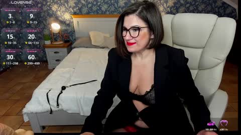 Kira online show from 01-20-25, 12:36