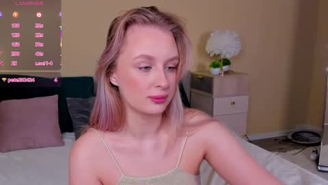 Kira online show from 02-05-26, 01:43