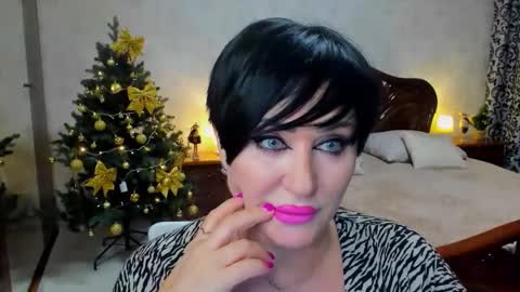 Kira online show from 12-21-25, 10:11