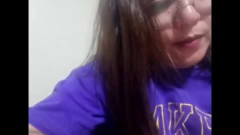 Snapshot of kiray20 chatting on 12-14-24, 02:31 kiray20 online show from 12-14-24, 02:31