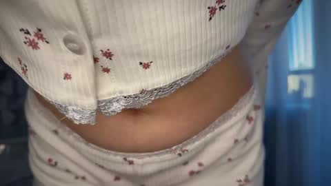 Hi my name is Eva Im new here I hope for your support - online show from 01-13-25, 10:25