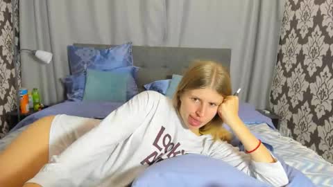 Kira online show from 09-15-25, 05:46