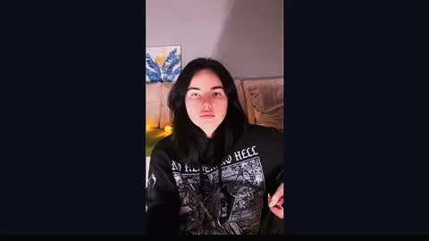 Kira online show from 10-23-25, 07:34