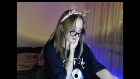 kisa____ online show from 12-25-24, 10:48