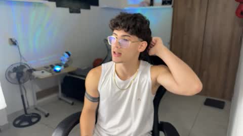 Snapshot of kisan_smith chatting on 02-18-26, 04:19 Kisan online show from 02-18-26, 04:19