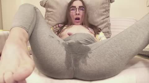 Snapshot of kiska_iriska chatting on 10-27-25, 11:58 Wet Girl online show from 10-27-25, 11:58